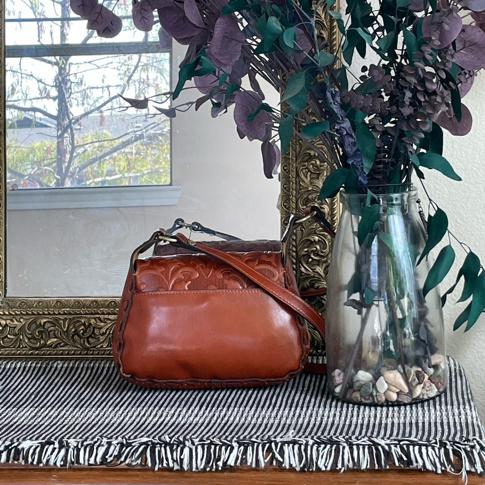 Patricia Nash Micaela Baguette | Equestrian Chic Academia Cottagecore Romantic - Picture 3 of 16
